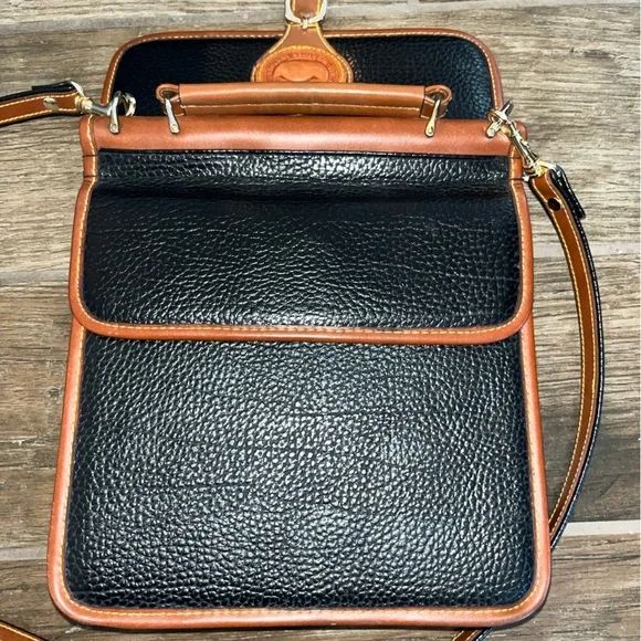 Dooney & Bourke 80’s Vintage Pebbled Leather Shoulder Bag - Picture 4 of 6